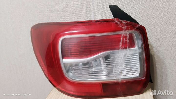 Задний левый стоп сигнал Рено logan