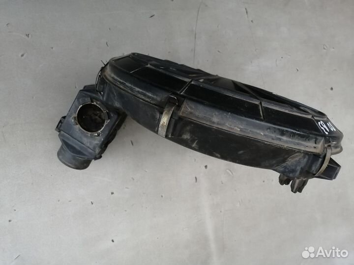 Корпус воздушного фильтра для Audi 80/90 (B3)