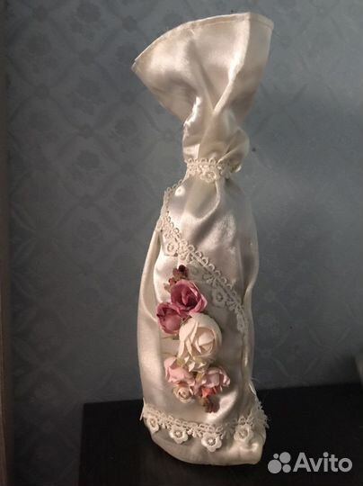 Свадебное украшение на бутылку