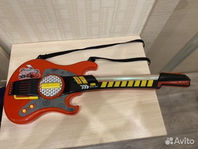 Гитара музыкальная