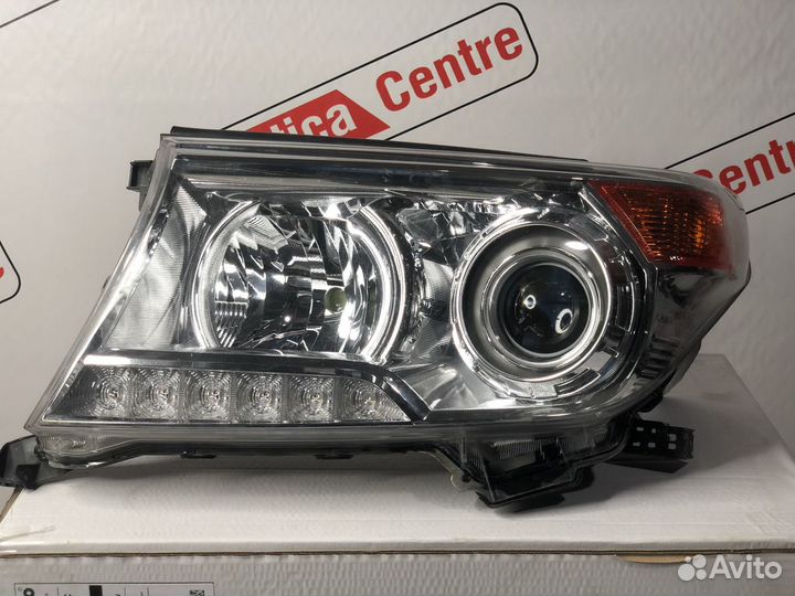 Фара левая Tayota land cruiser 200