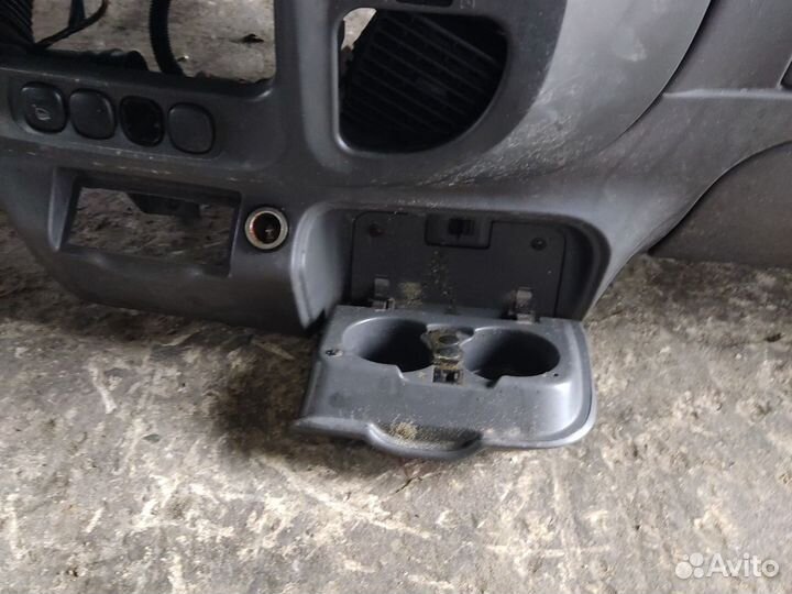 Панель (парприз) Ford Transit 2000-2006