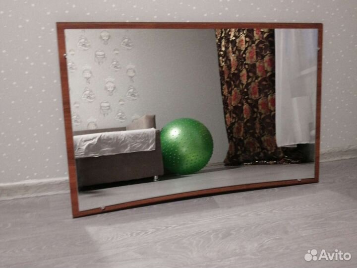 Зеркало настенное
