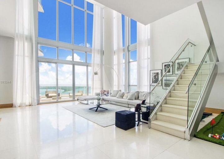 3-к. квартира, 250 м², 17/18 эт.