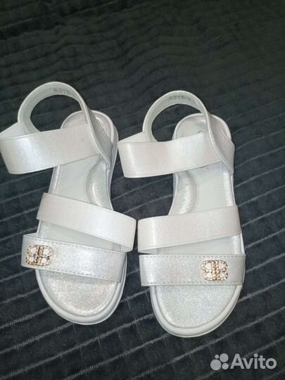 Сандалии для девочки