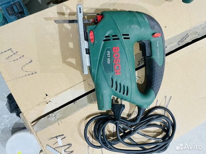 Продам лобзик Bosch