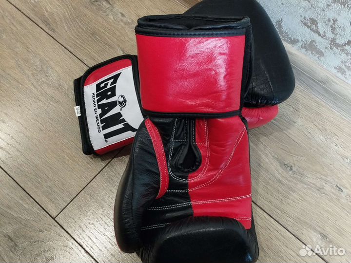 Боксерские перчатки