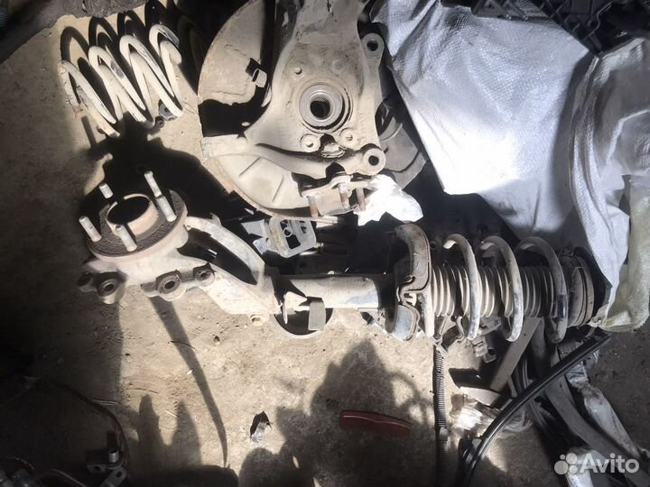 Кулак с ступицей перед. Форд Фокус 3,2013г