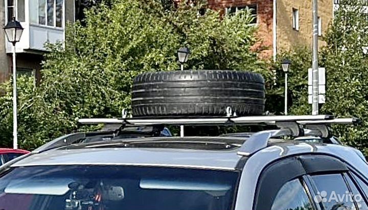 Крепление запасного колеса