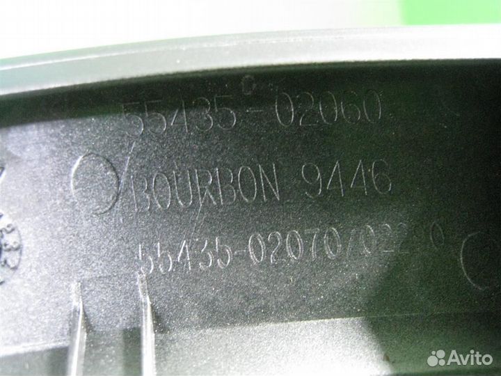 Накладка торпедо правая Toyota Auris E150 2010