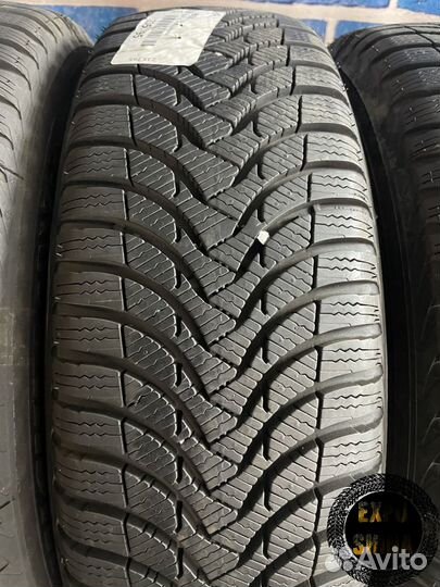 Michelin Alpin A4 215/60 R17 96H