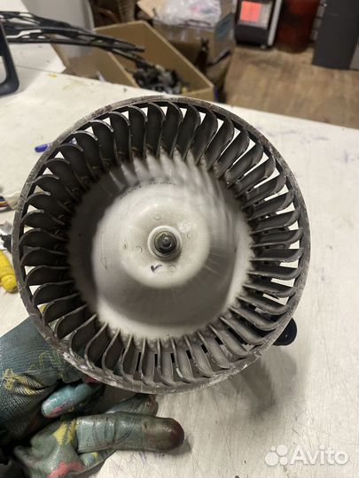 Моторчик отопителя Nissan Almera Classic B10