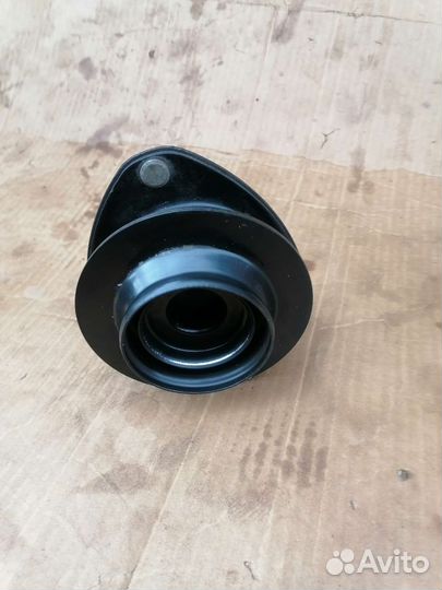 Опора амортизатора передняя правая