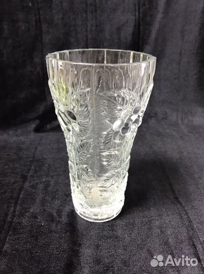 Ваза старинная урановое стекло