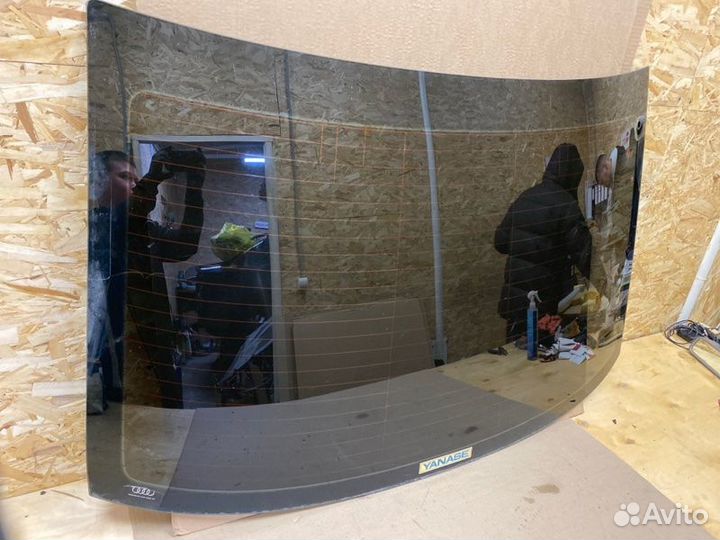 Стекло заднее заднее Audi A8 D3 BVJ 2006