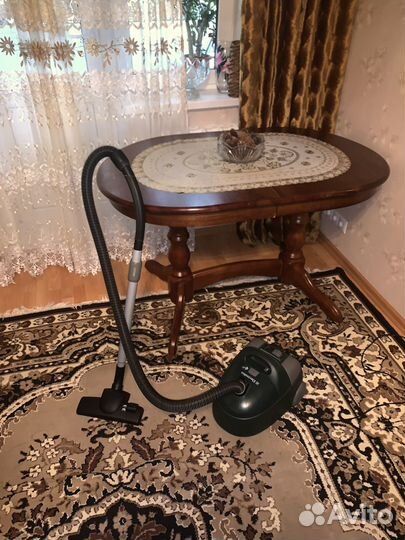 Продается пылесос Electrolux Clario 1800 w