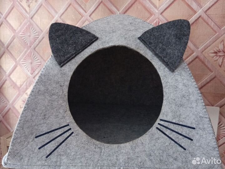 Домик для кошек и маленьких собак