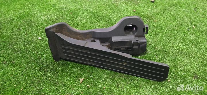 Педаль газа Volkswagen Passat Cc 2.0 дизель 2009