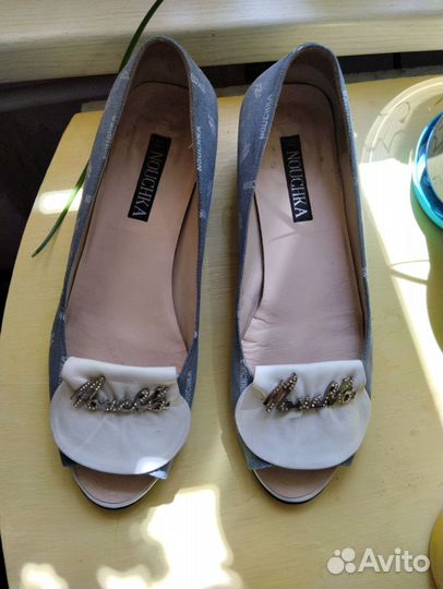 Открытые туфли 40размера