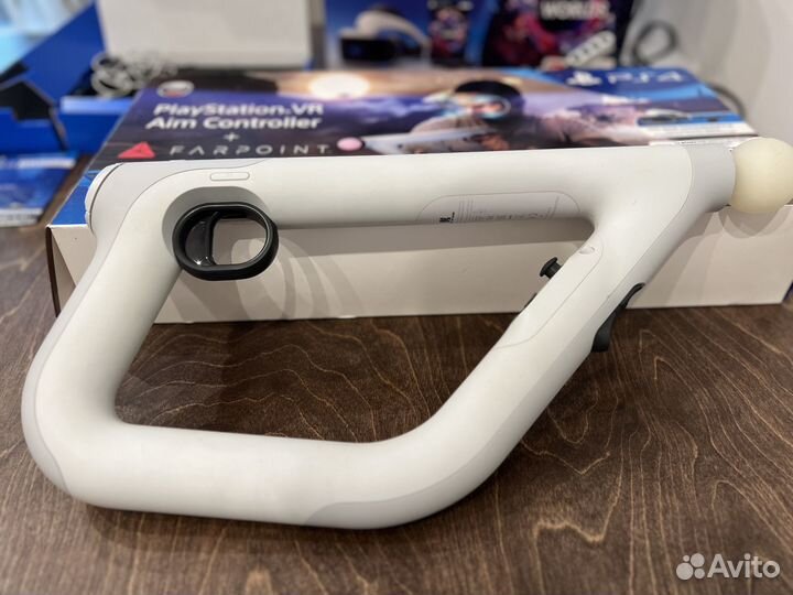 PlayStation VR Mega Pack + контроллеры + Farpoint