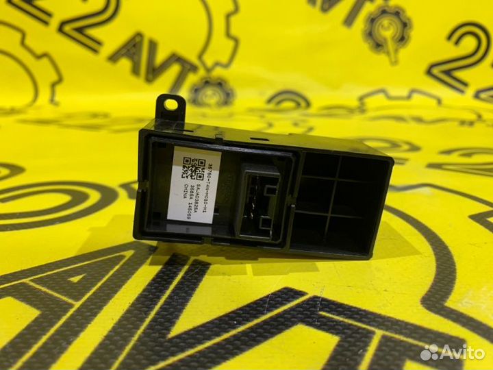 Кнопка стеклоподъемника задняя правая Honda