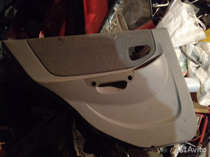 Обшивка двери задней левой Hyundai Accent 2000 - 2