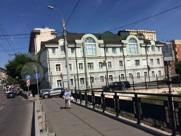 Здание, 1115 м²