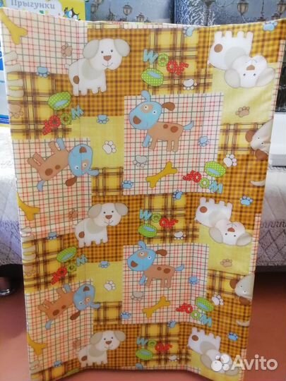 Пеленальная доска на кроватку