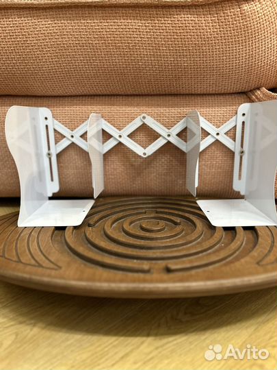 Подставка для книг