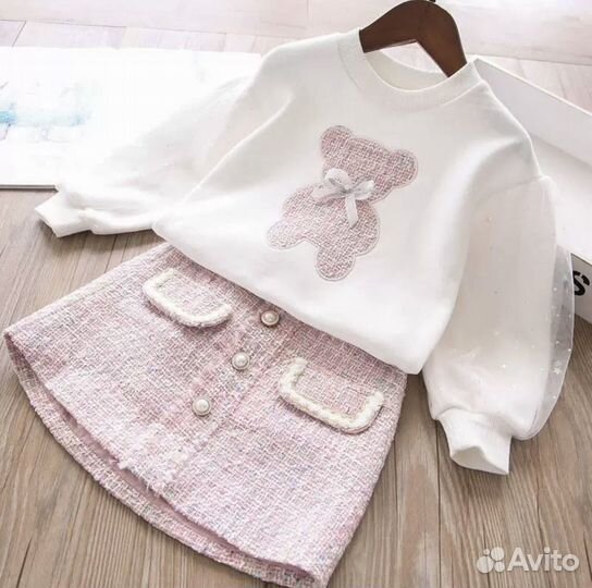Костюм кофта с юбкой на девочку