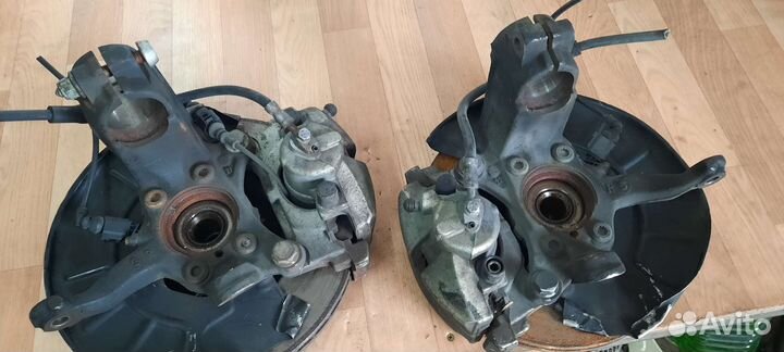 Кулаки поворотные Skoda Octavia A5 1.8