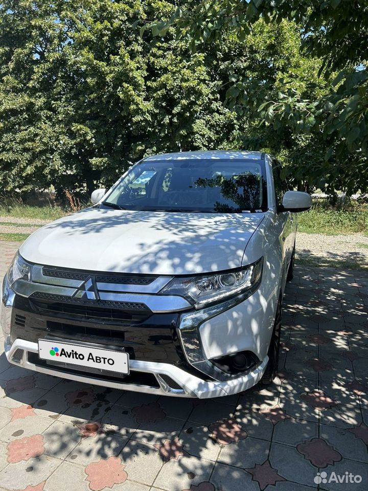 Mitsubishi Outlander 2.0 CVT, 2022, 27 км