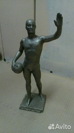 Спортсмен Овсянников Водное поло Монумент-скульпту