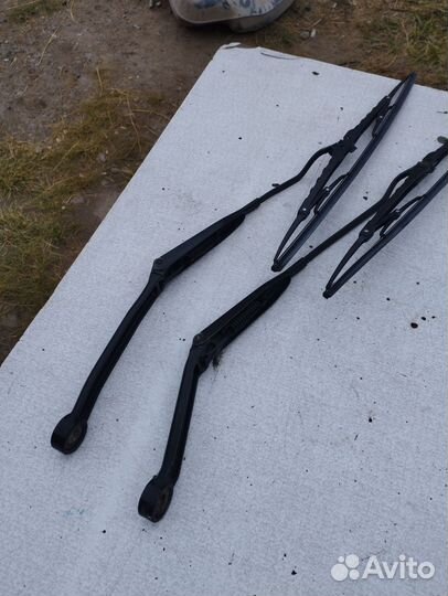 Поводок дворника Nissаn Рrimеra Ниcсaн Пpимepа