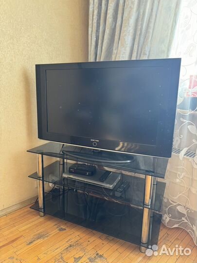 Телевизор и тумба бу