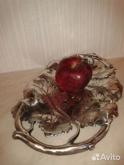 Блюдо Фруктовница Италия Новое 38х24 см на ножках