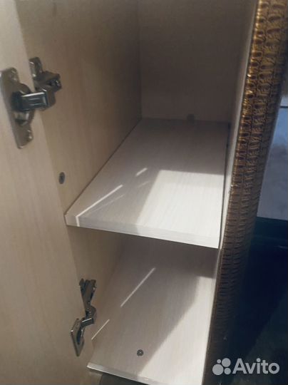 Комод с зеркалом