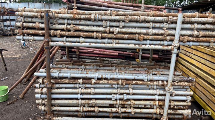 Кап-лок, Домкрат резьбовой нижний