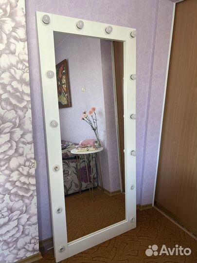 Зеркало напольное с лампочками