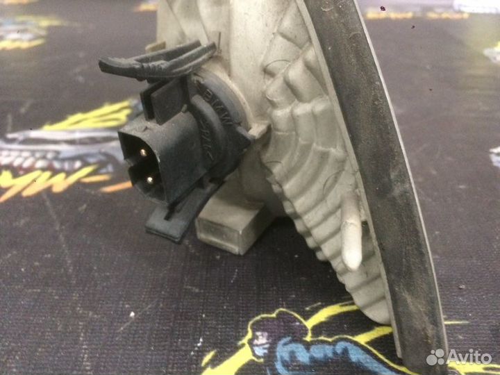 Поворотник правый Bmw 3 E36 coupe/ E36/2C M44B19