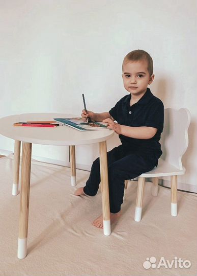 Детский столик и стульчик