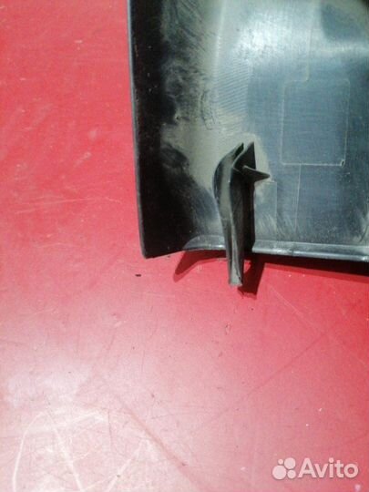 Накладка петли багажника правая Mercedes Benz S500