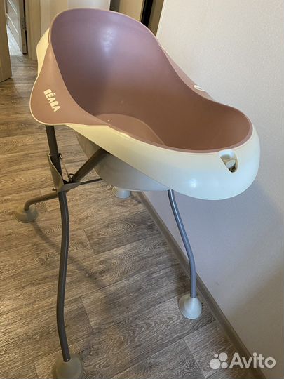 Ванночка для купания с подставкой