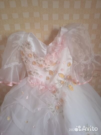 Продам платья