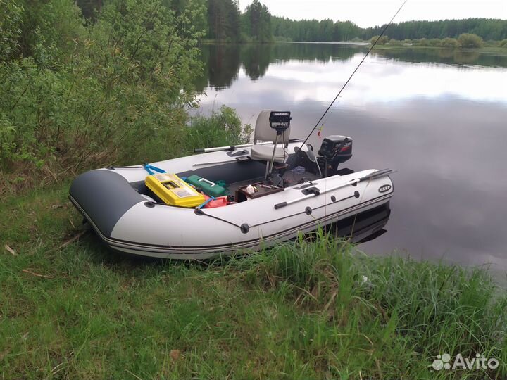 Лодка с мотором