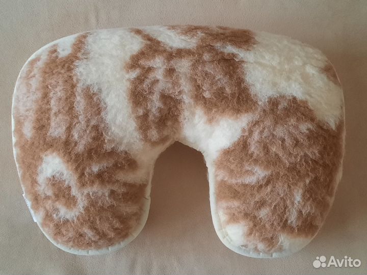 Подушка рогалик из шерсти wolmark