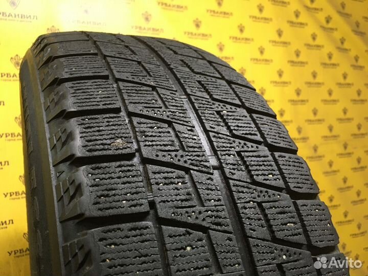 Bridgestone Blizzak Revo2 215/60 R17 96Q