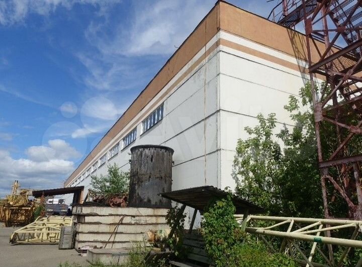 Здание, 2090 м²
