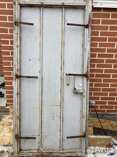 Дверь входная металлическая