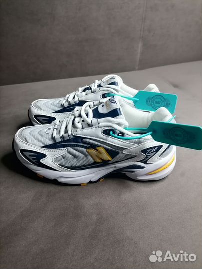 Кроссовки New Balance 725